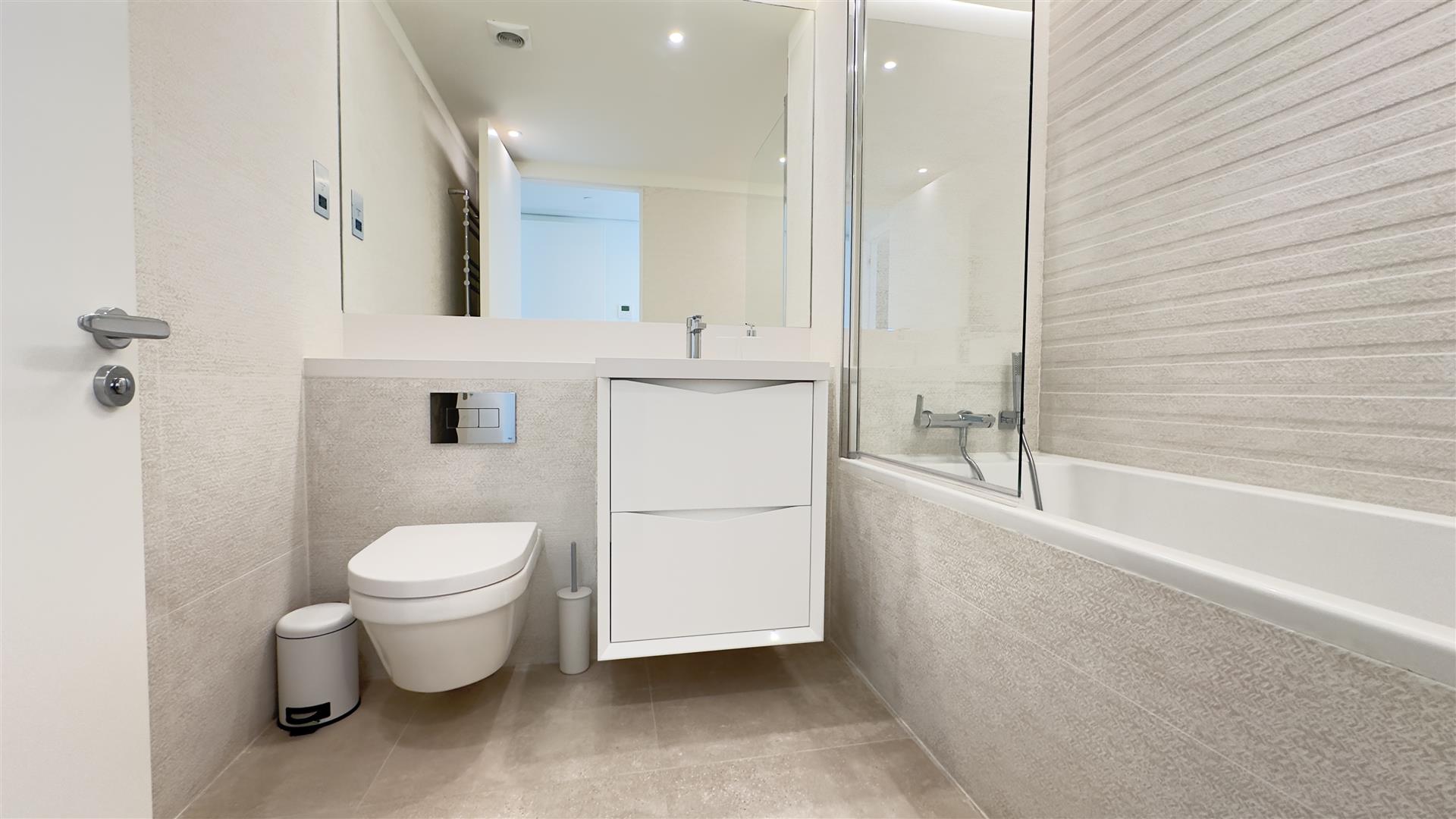 Image of Apartment - 3 Bedrooms - 3 Bathrooms for Rental in EuroCity-Gibraltar, Image 8